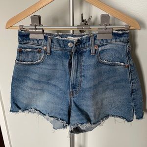 A&F Cutoff Short